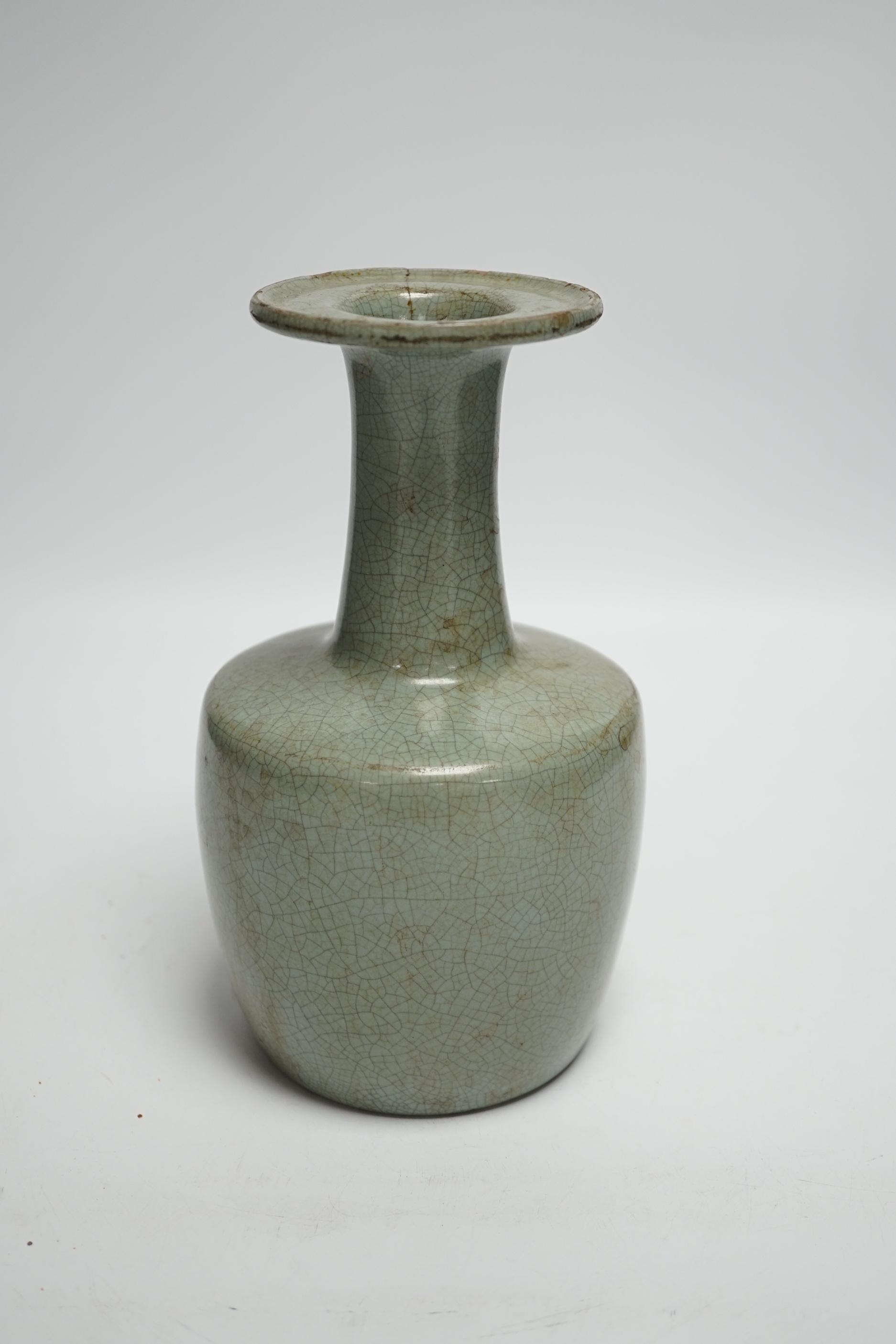 A Chinese crackle glazed mallet shaped vase, 21cm